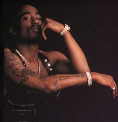 1190385902_tupac_shakur.jpg